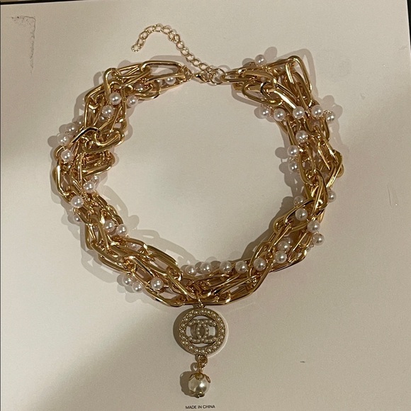 Chanel Gold and Pearl pendant Necklace Choker - Picture 7 of 12